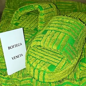 Bottega Veneta Terry Slides *Size IT42*